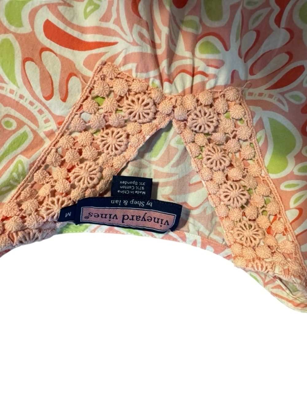 Vineyard Vines Printed 3/4-Sleeve Blouse with Crochet Detail Size Medium - Picture 6 of 12